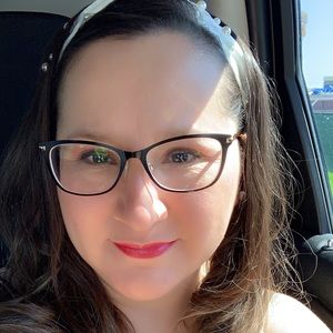 Meet your Posher, Emma lee